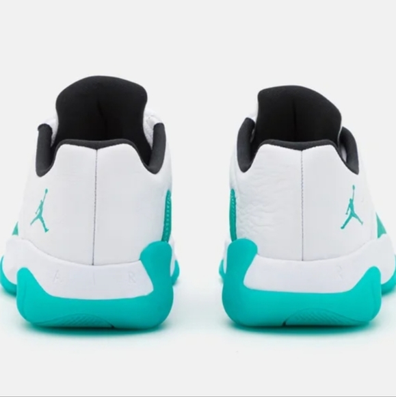 Jordans - Picture 13 of 17